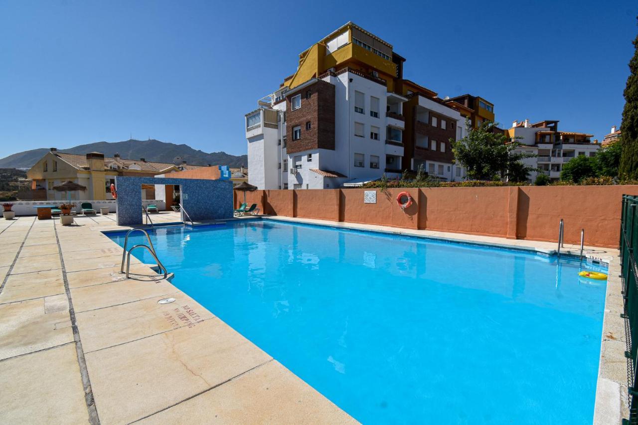 Apartamento Con Amplio Porche Y Bbq Benalmadena Bagian luar foto
