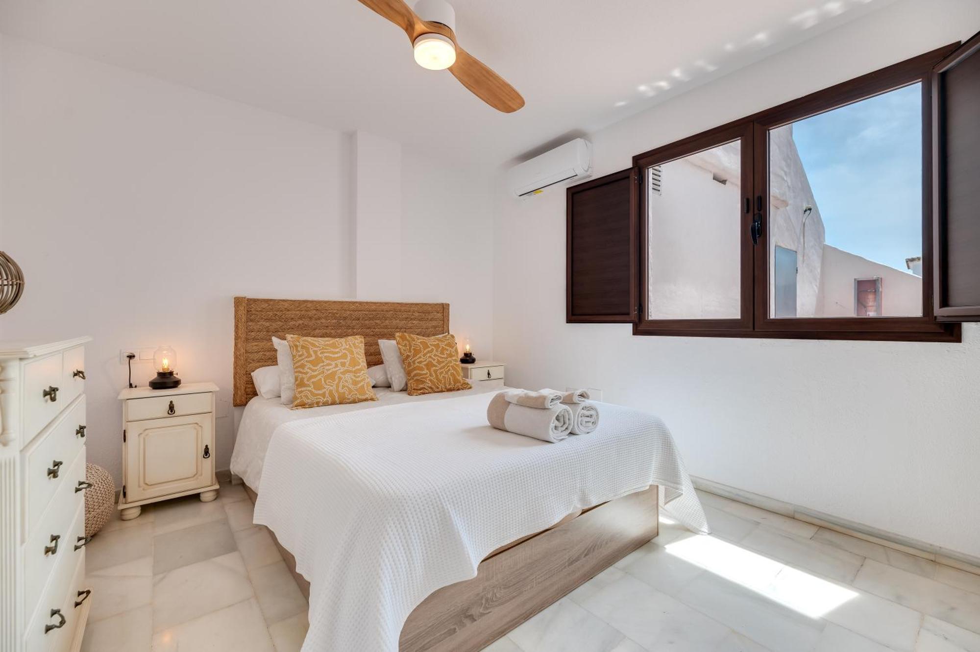 Apartamento Con Amplio Porche Y Bbq Benalmadena Bagian luar foto