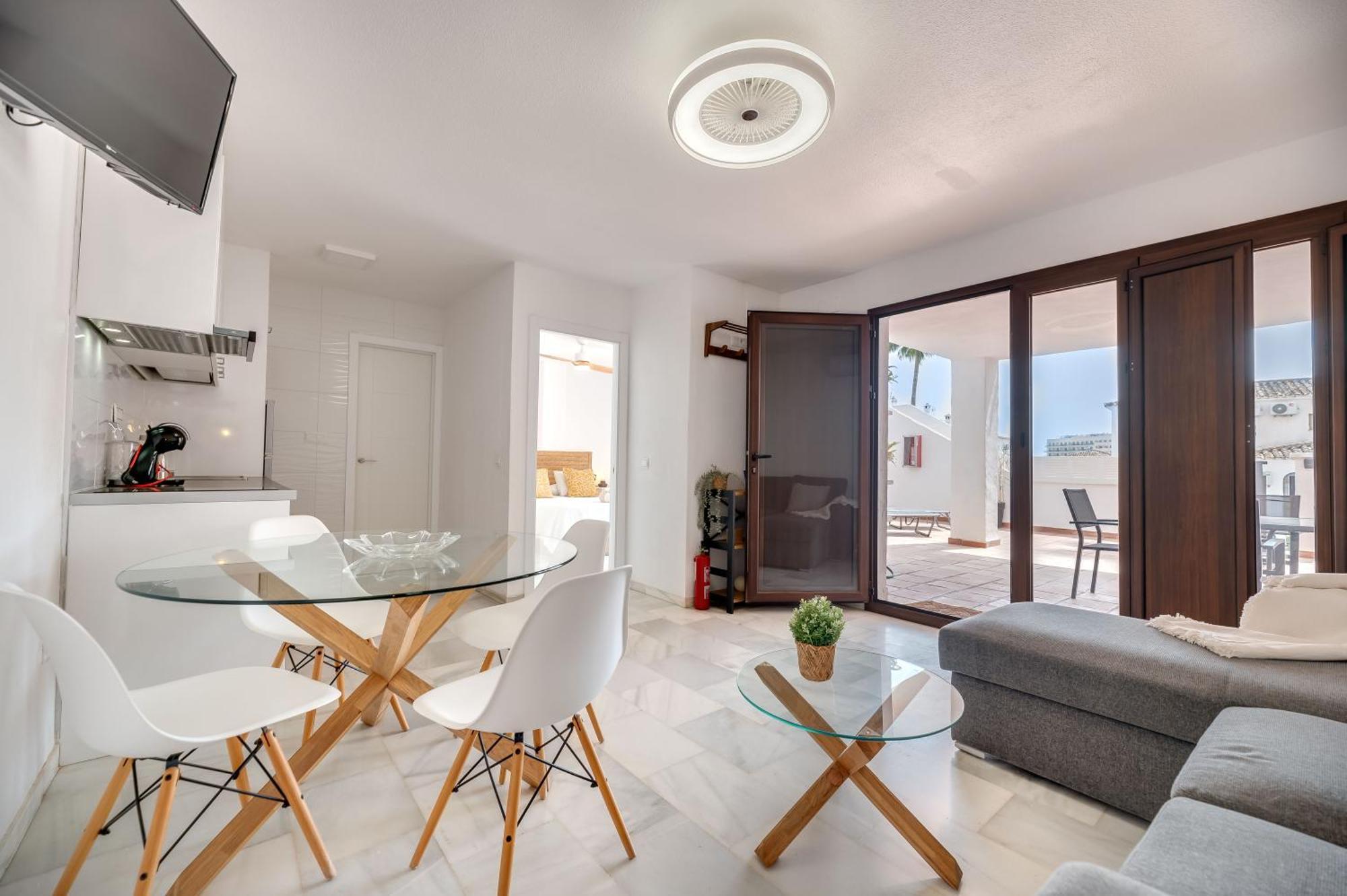 Apartamento Con Amplio Porche Y Bbq Benalmadena Bagian luar foto