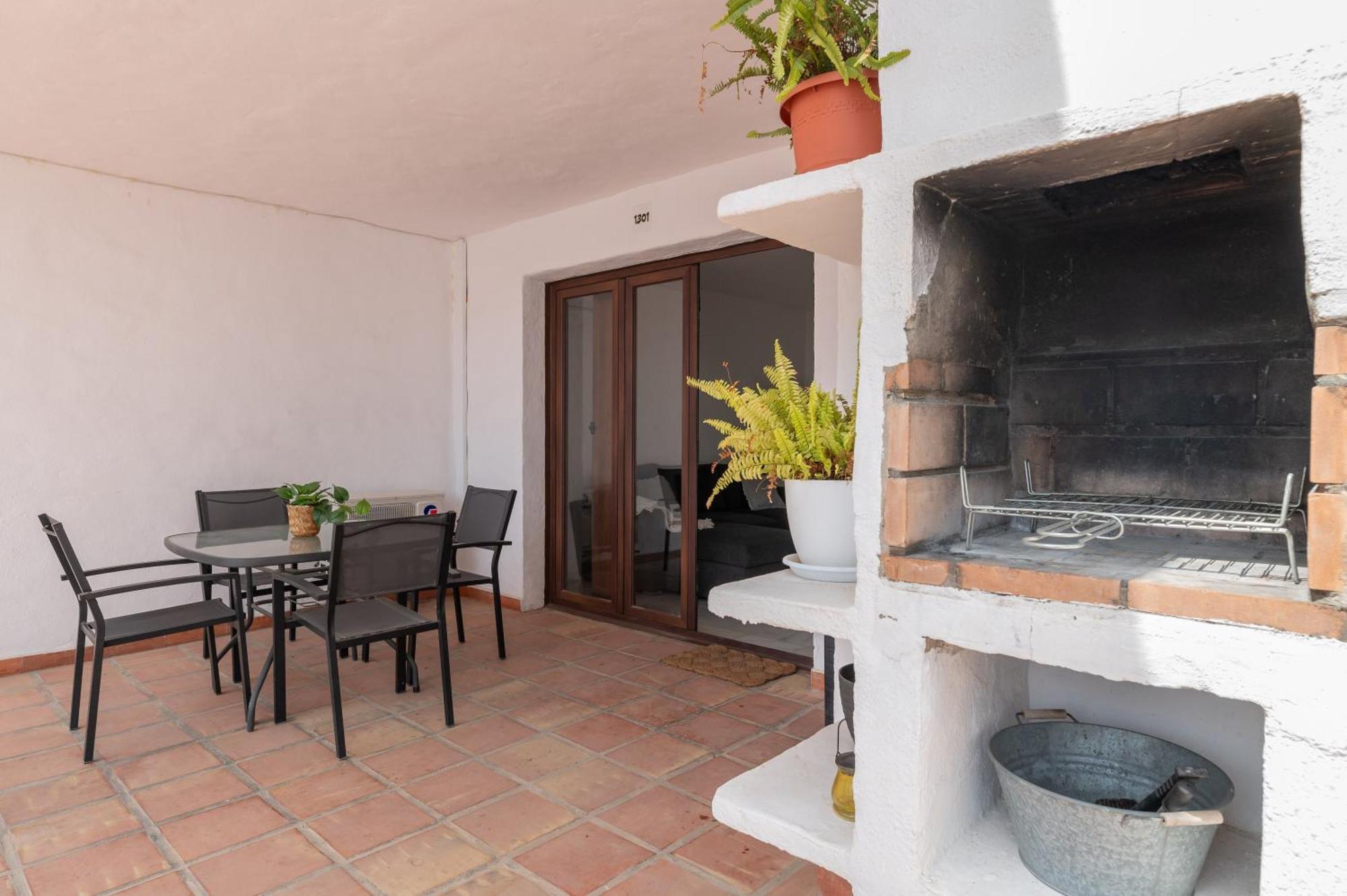 Apartamento Con Amplio Porche Y Bbq Benalmadena Bagian luar foto